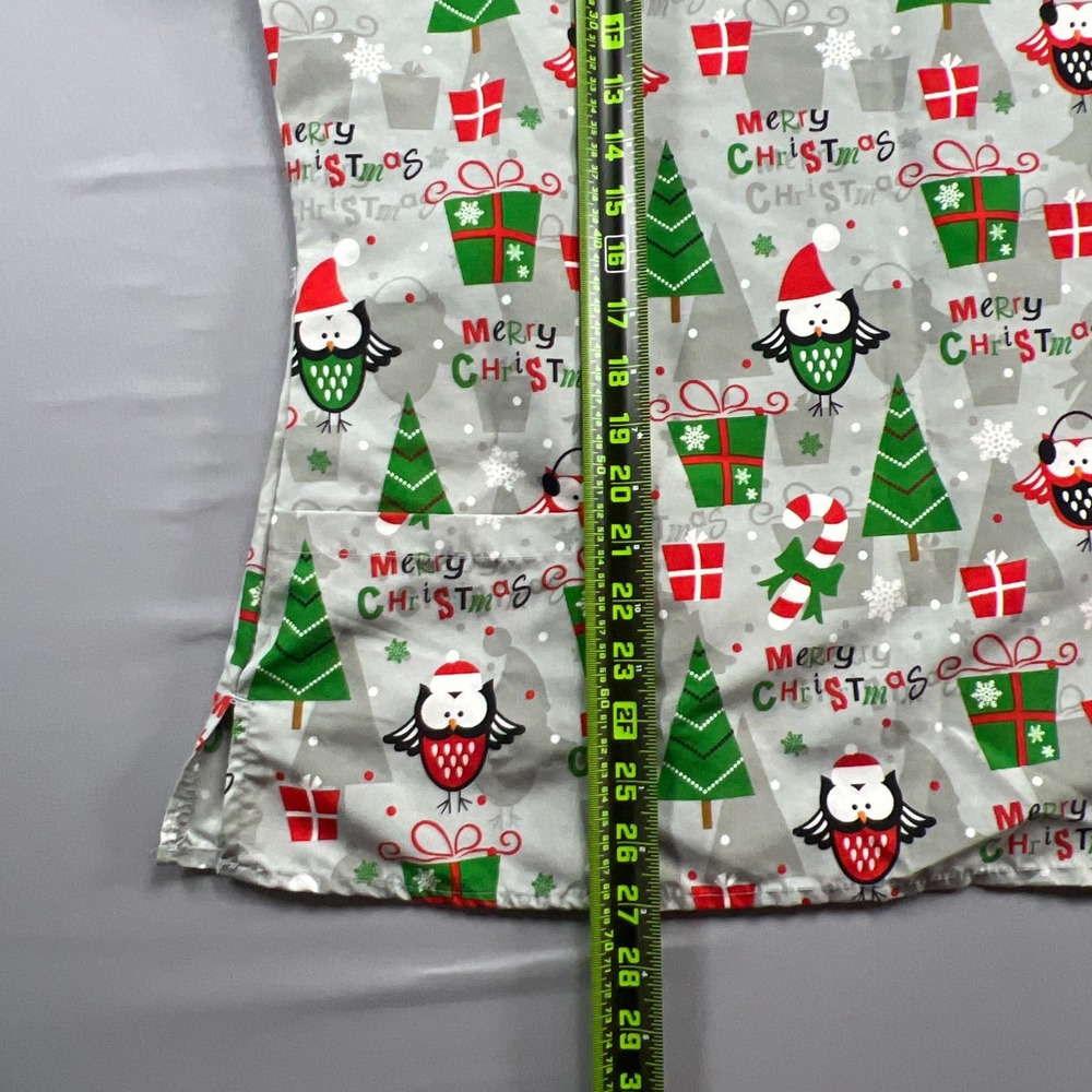 Serene Uniforms Scrub Top Womens Large Gray Christmas Trees & Owls Print Medical - Picture 4 of 10